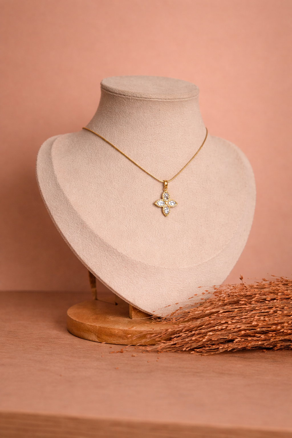 COLLIER REMA