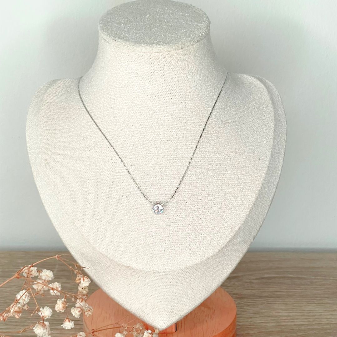COLLIER OLI