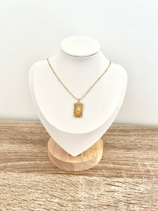 COLLIER SHAWN
